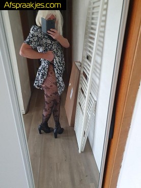 Groepsfuck teefje to fuck