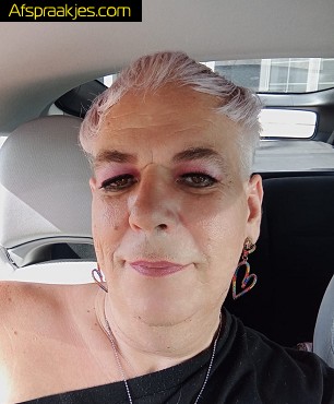 Shemale Sissy Slet zoekt vaste relatie met dominante pimp daddy