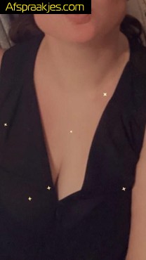 Deze zondag 3 mei zin in een hete date met dit geil milfje?