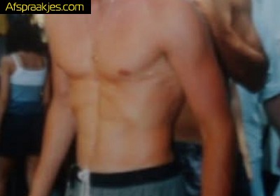 Dringend op zoek naar een koppel, mag ook heel stuk ouder zijn. 