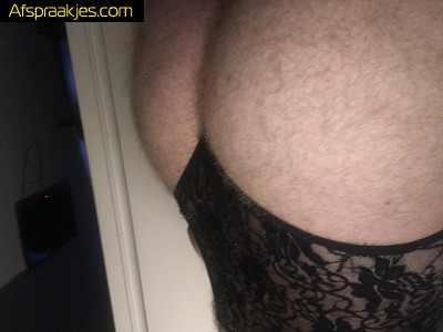 Bi bottem in lingerie