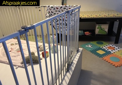 Adult baby play in adult babyroom,diaper lovers.knuffelsex,nursing of liever een strenge tante.