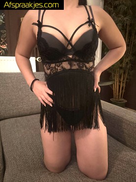 Kiya is looking for new girls and escorts driver!