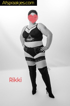 Dinsdag 20/05 in Geel ELLEN-DENISE-RIKKI-KinkyVALERIA en 2 rijpere dames SUSY-JILL