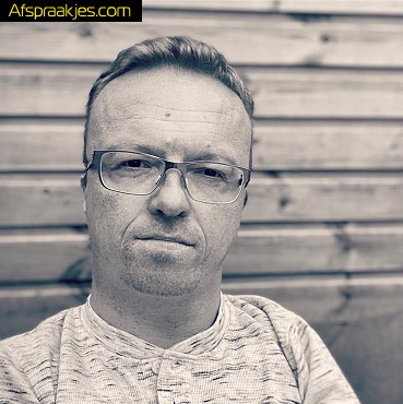 Zoekt leuke ruimdenkende meid. ===>>> 600 <<<===