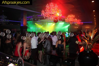  Vrijd 2 jan/Topless Friday in Eroxx=drukbezochte, met SUPER veel geile koppels en sletjes.