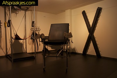 Sfeervolle BDSM ruimte te huur