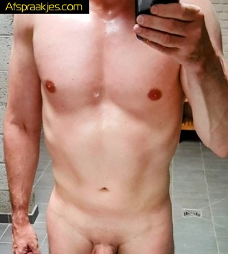 Looking for my descreet horny she-devil