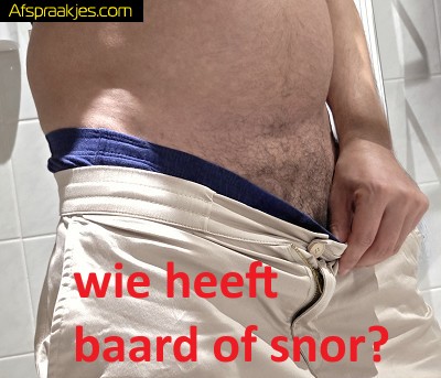 31j voor man met baard of snor 