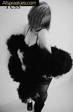 ** ZATERDAG 03/05 AANWEZIG IN GEEL TESS-RANI-KIM EN 2 RIJPERE DAMES ANNEMIE-CARMEN **