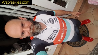 Daddy in koerspakje zoekt vaste  jongen 