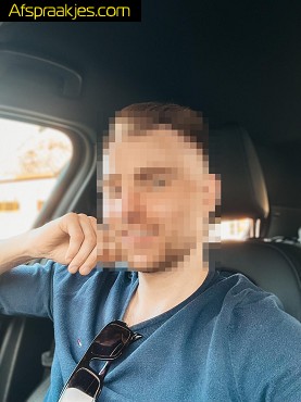 Verzorgde man zoekt ondeugende, jonge vrouw voor spannende date