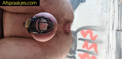 Jonge experimenterende bottom slave