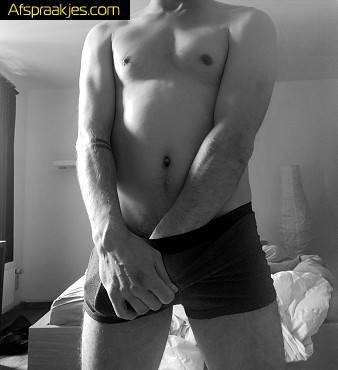 Respectvolle man op zoek naar heteroflexibel trio