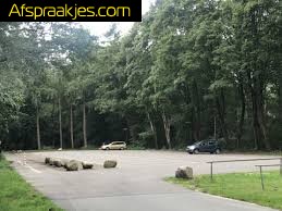 Welke dame wil afspreken in rokje zonder slip ... (vergoeding mogelijk)