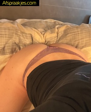 Strak kontje zoekt harde neuker.